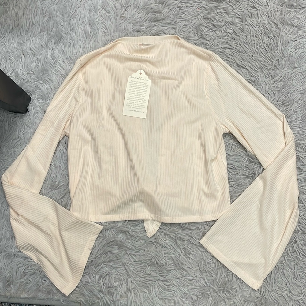 New band of the free open tie back top